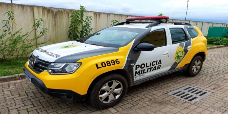 Monitorado por tornozeleira eletrônica é detido por populares após furtar saco com latinhas de alumínio