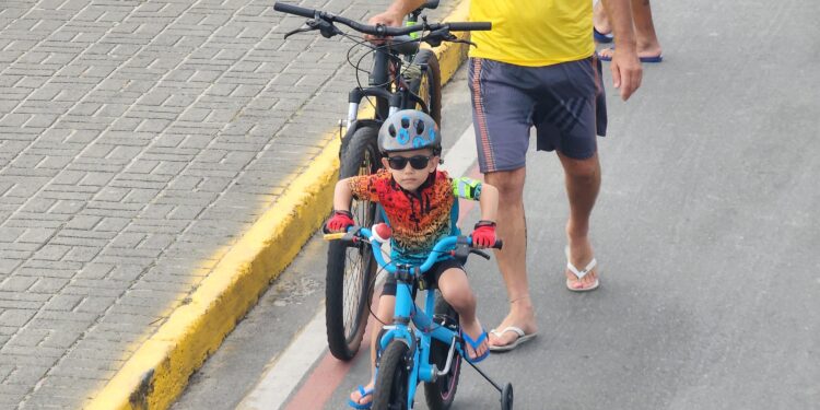 Passeio ciclístico é opção de exercício e lazer dentro do Verão Maior Paraná