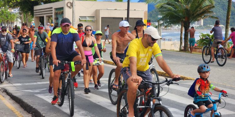 Passeio ciclístico é opção de exercício e lazer dentro do Verão Maior Paraná