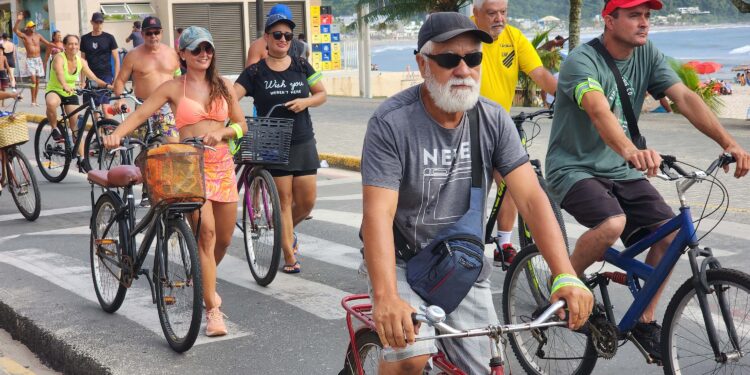 Passeio ciclístico é opção de exercício e lazer dentro do Verão Maior Paraná
