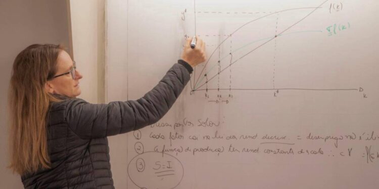 Unespar abre inscrições do concurso público com 86 vagas para docentes em fevereiro