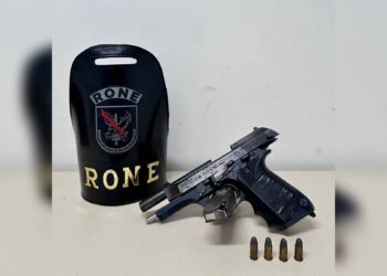 RONE flagra homem carregando pistola em Paranaguá