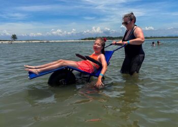 603 pessoas com deficiência ou mobilidade reduzida já usaram as cadeiras especiais no Litoral