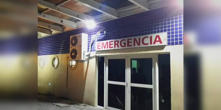 Homem vítima de bala perdida é encaminhado para o Regional por populares