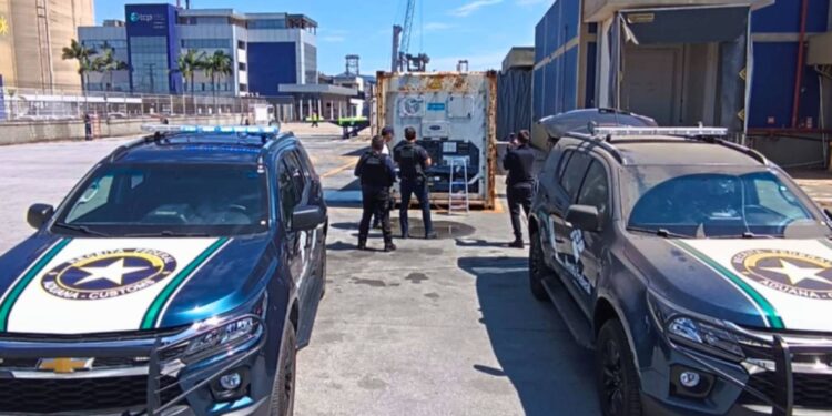 Receita Federal realiza a primeira apreensão de cocaína no Terminal de Contêineres do Porto de Paranaguá
