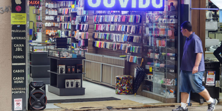 Média recorde: 23 mil empresas foram abertas por mês no Paraná em 2023