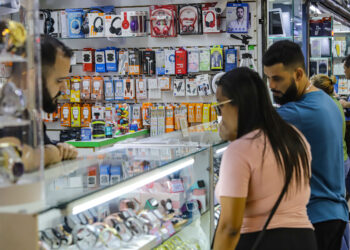 Média recorde: 23 mil empresas foram abertas por mês no Paraná em 2023