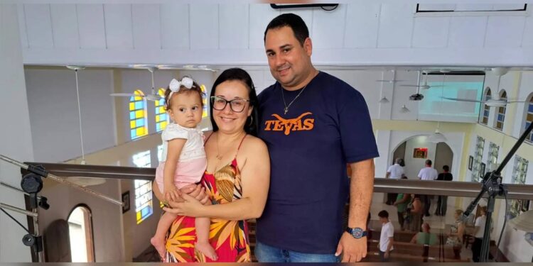 Casal agradece equipes de emergência que salvaram a vida da sua filha de 11 meses em Guaratuba