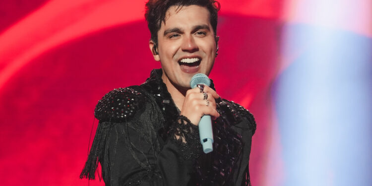 Luan Santana e É o Tchan dão início ao final de semana do Verão Maior Paraná nesta sexta-feira