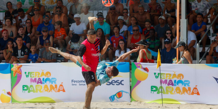 Futebol das Estrelas com ídolos paranaenses marca início do calendário esportivo no Litoral