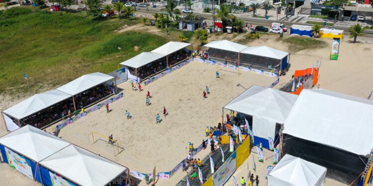 Futebol das Estrelas com ídolos paranaenses marca início do calendário esportivo no Litoral