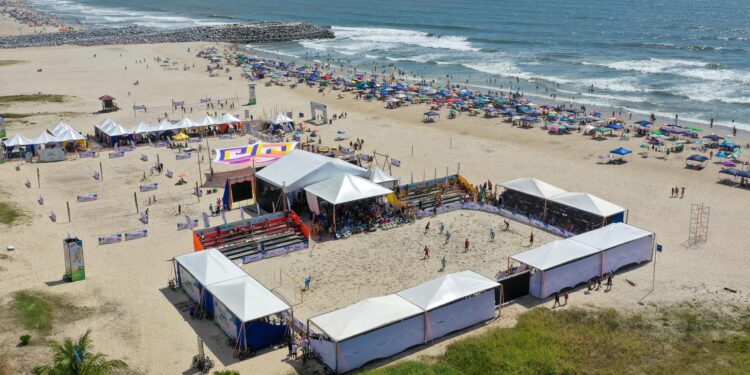 Futebol das Estrelas com ídolos paranaenses marca início do calendário esportivo no Litoral