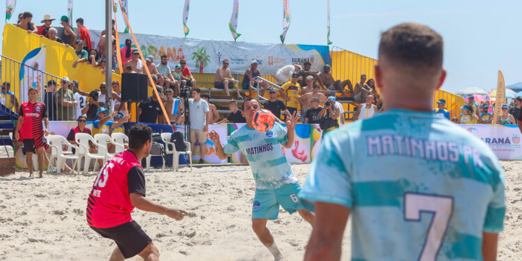 Futebol das Estrelas com ídolos paranaenses marca início do calendário esportivo no Litoral