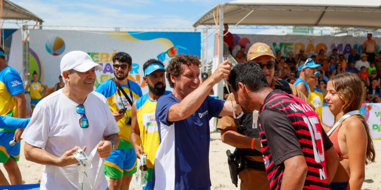 Futebol das Estrelas com ídolos paranaenses marca início do calendário esportivo no Litoral