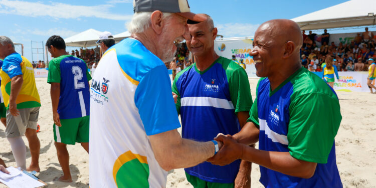 Futebol das Estrelas com ídolos paranaenses marca início do calendário esportivo no Litoral