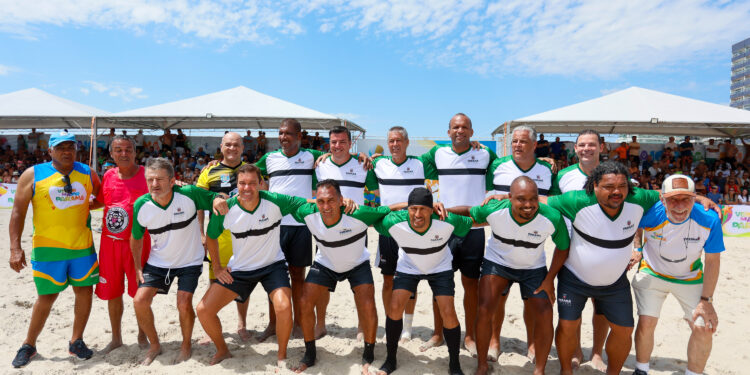 Futebol das Estrelas com ídolos paranaenses marca início do calendário esportivo no Litoral