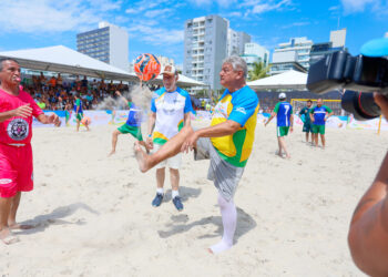 Futebol das Estrelas com ídolos paranaenses marca início do calendário esportivo no Litoral