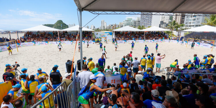 Futebol das Estrelas com ídolos paranaenses marca início do calendário esportivo no Litoral