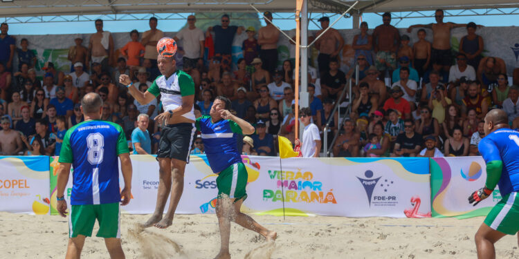 Futebol das Estrelas com ídolos paranaenses marca início do calendário esportivo no Litoral
