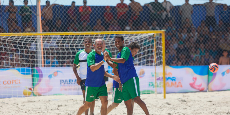 Futebol das Estrelas com ídolos paranaenses marca início do calendário esportivo no Litoral