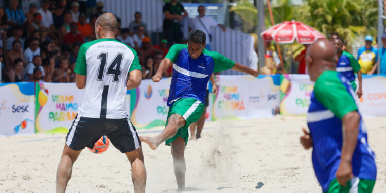 Futebol das Estrelas com ídolos paranaenses marca início do calendário esportivo no Litoral