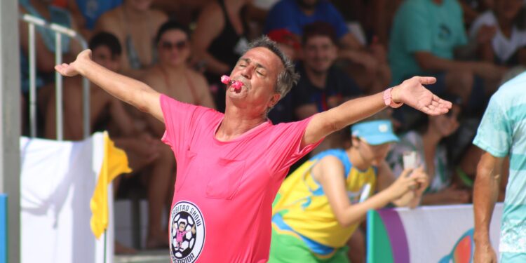 Futebol das Estrelas com ídolos paranaenses marca início do calendário esportivo no Litoral