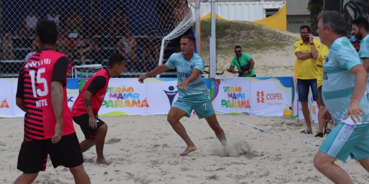 Futebol das Estrelas com ídolos paranaenses marca início do calendário esportivo no Litoral