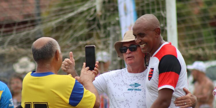 Futebol das Estrelas com ídolos paranaenses marca início do calendário esportivo no Litoral