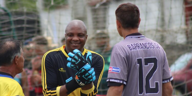 Futebol das Estrelas com ídolos paranaenses marca início do calendário esportivo no Litoral