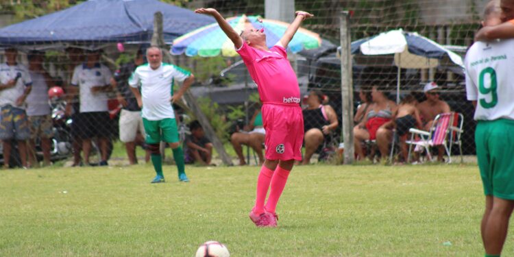 Futebol das Estrelas com ídolos paranaenses marca início do calendário esportivo no Litoral