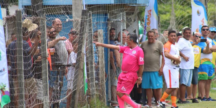 Futebol das Estrelas com ídolos paranaenses marca início do calendário esportivo no Litoral