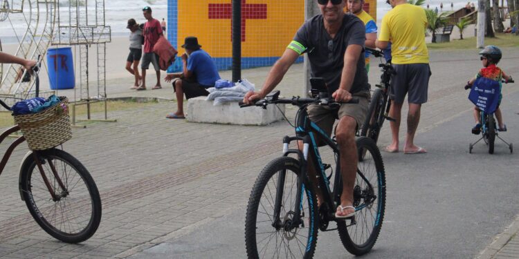 Passeio ciclístico é opção de exercício e lazer dentro do Verão Maior Paraná