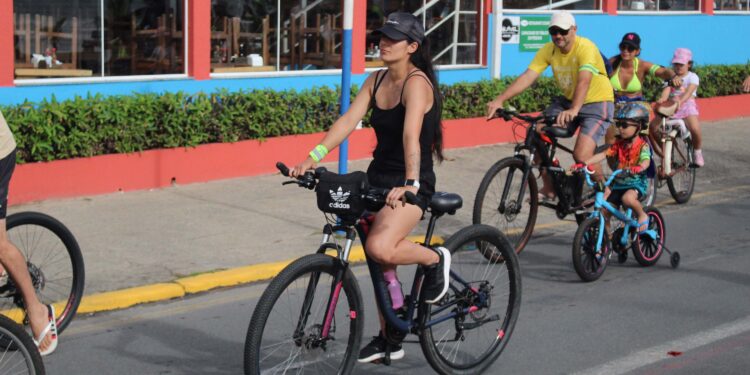 Passeio ciclístico é opção de exercício e lazer dentro do Verão Maior Paraná