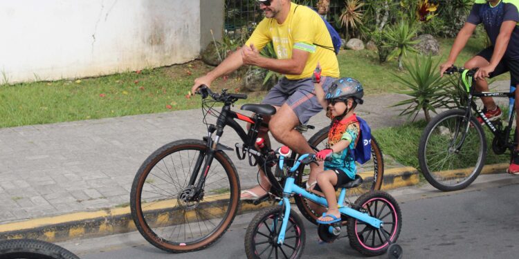 Passeio ciclístico é opção de exercício e lazer dentro do Verão Maior Paraná