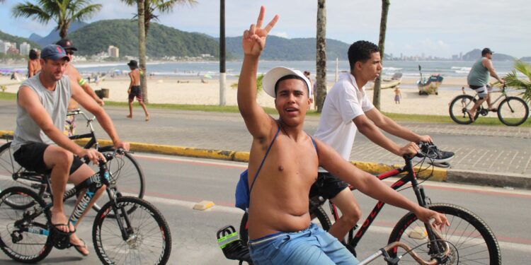 Passeio ciclístico é opção de exercício e lazer dentro do Verão Maior Paraná