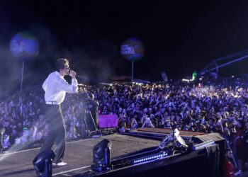 Noite histórica: Luan Santana e É o Tchan levam quase 180 mil pessoas aos shows no Litoral