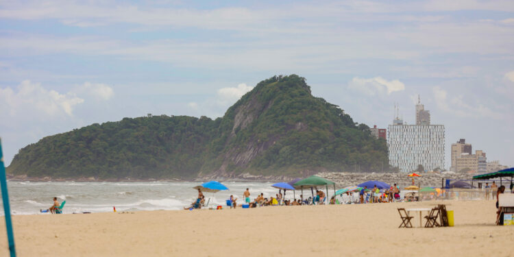 Com avanços na drenagem, revitalização da Orla de Matinhos alcança 92%