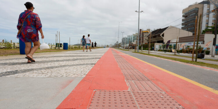 Com avanços na drenagem, revitalização da Orla de Matinhos alcança 92%