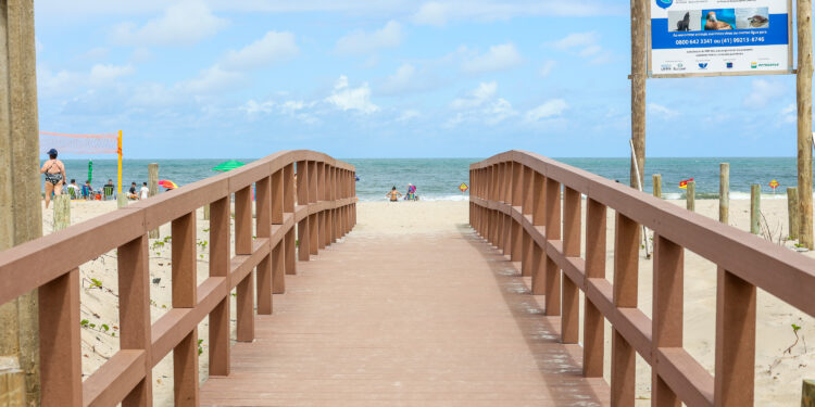 Com avanços na drenagem, revitalização da Orla de Matinhos alcança 92%