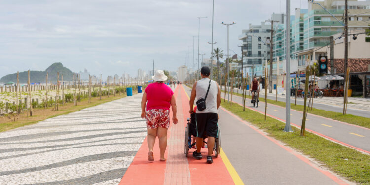 Com avanços na drenagem, revitalização da Orla de Matinhos alcança 92%