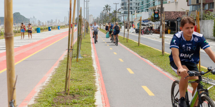 Com avanços na drenagem, revitalização da Orla de Matinhos alcança 92%