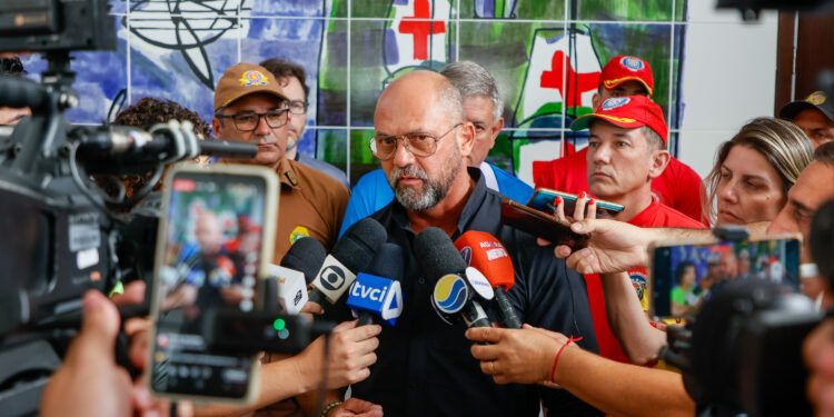 Primeiros 20 dias de verão têm queda de furtos e roubos no Litoral
