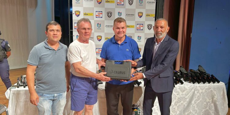 Secretaria de Segurança entrega armamento para a Guarda Civil Municipal