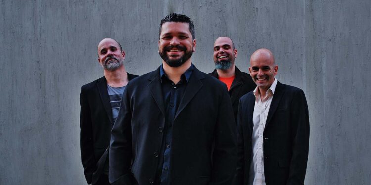 Música latina, pagode e revelação paranaense sobem nos palcos Sunset nesta terça