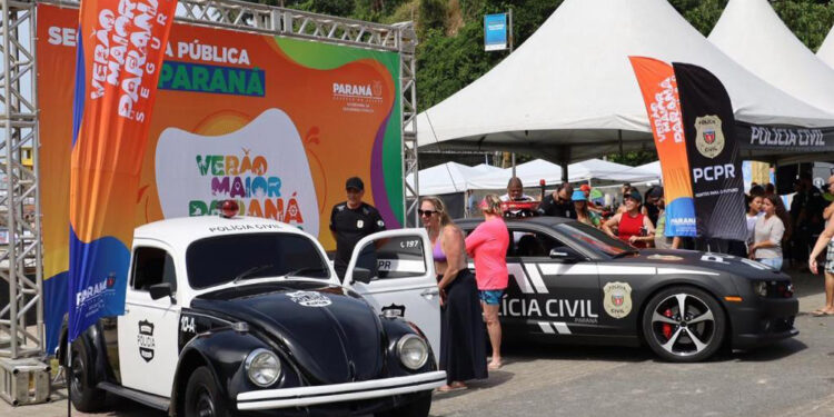 Cães, carros e equipamentos: exposições das polícias chamam atenção de turistas no Litoral