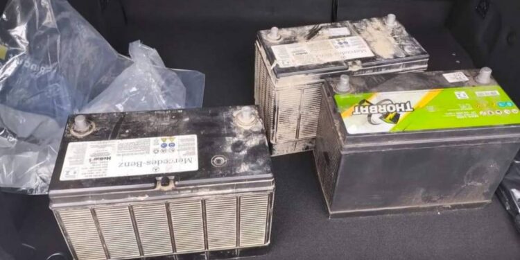 Ação conjunta recupera baterias furtadas no pátio da Prefeitura de Antonina e na estação ferroviária