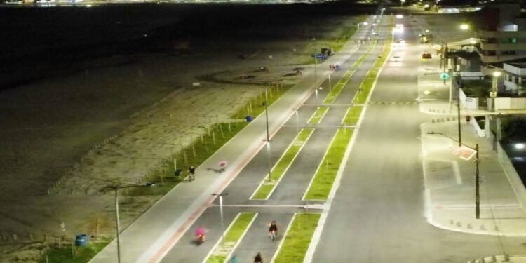 Adolescente é agredido durante assalto em Matinhos; criminosos levaram um patinete elétrico da vítima