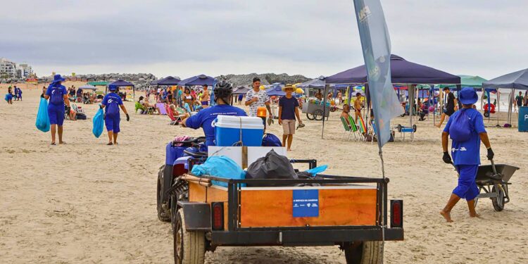 Sanepar estenderá o serviço de limpeza das praias até 28 de fevereiro