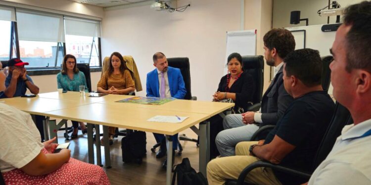 Porto Guará: comunidades tradicionais impactadas pelo empreendimento ganham voz em reunião realizada com MPF e MPPR na Justiça Federal