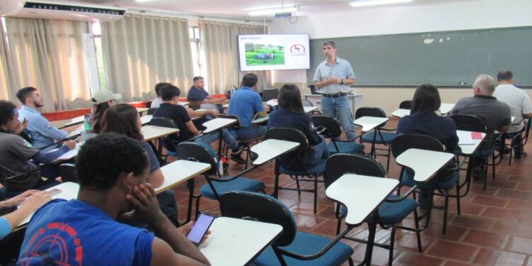 Universidades estaduais têm papel importante no combate à dengue no Paraná